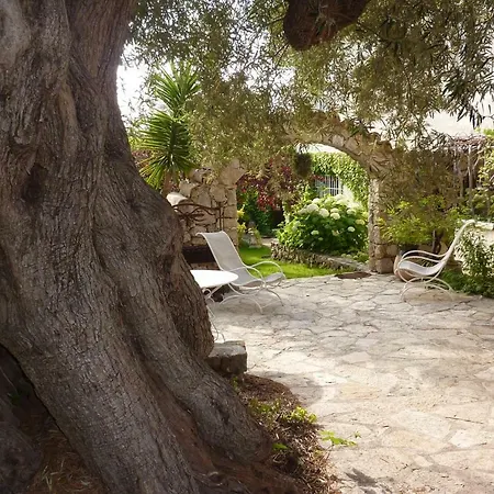 Le Mas De Rena Bed & Breakfast *